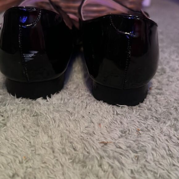 Girl an Black Patent Mary Jane Shoes - Picture 4 of 9